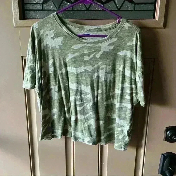 Old navy crop top - Picture 1 of 4
